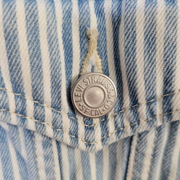 Levi’s Women’s Size XL Light Wash Denim Striped Vest - Picture 4 of 11